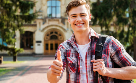 1565675652744303.jpg college-student-thumbs-up.jpg